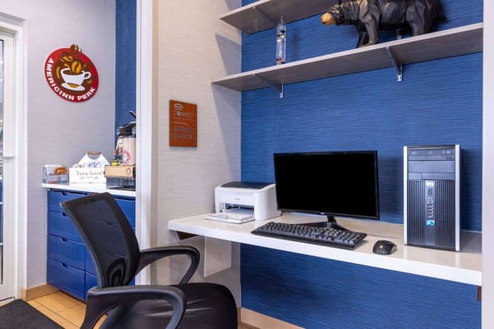 Business Center 64 of 69