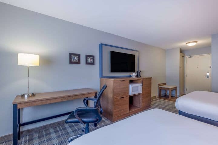 Room 25 of 69