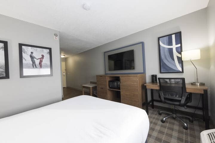 Room 6 of 69