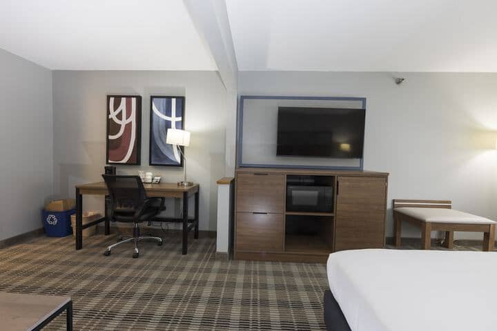 Room 34 of 69